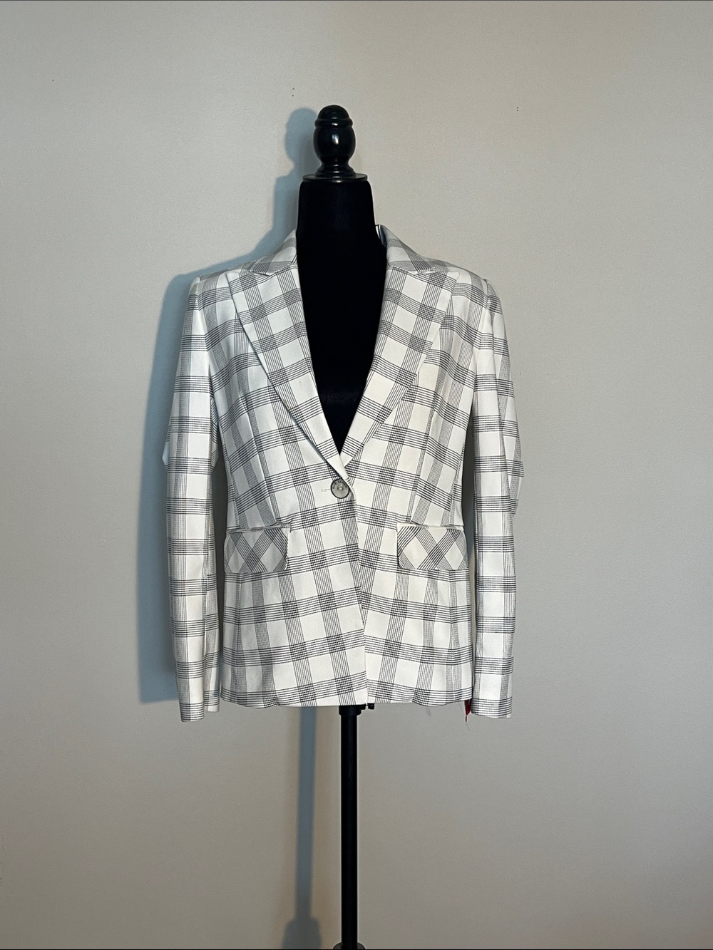 Elie Tahari White and Gray Checked Blazer